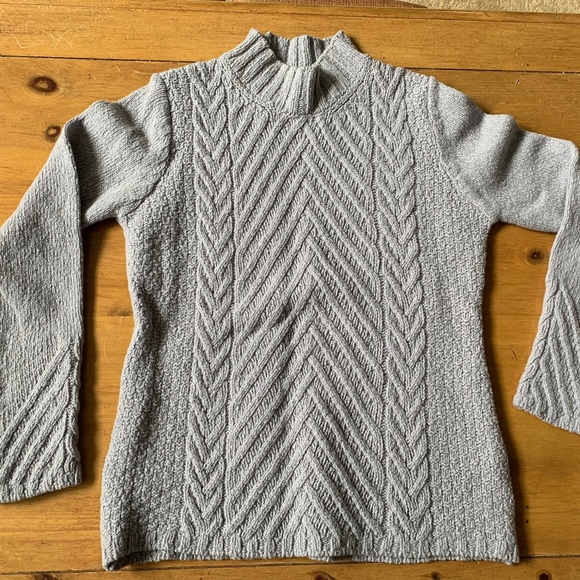 Soft Wool Cashmere Sweater Made in Ireland - Picture 1 of 12